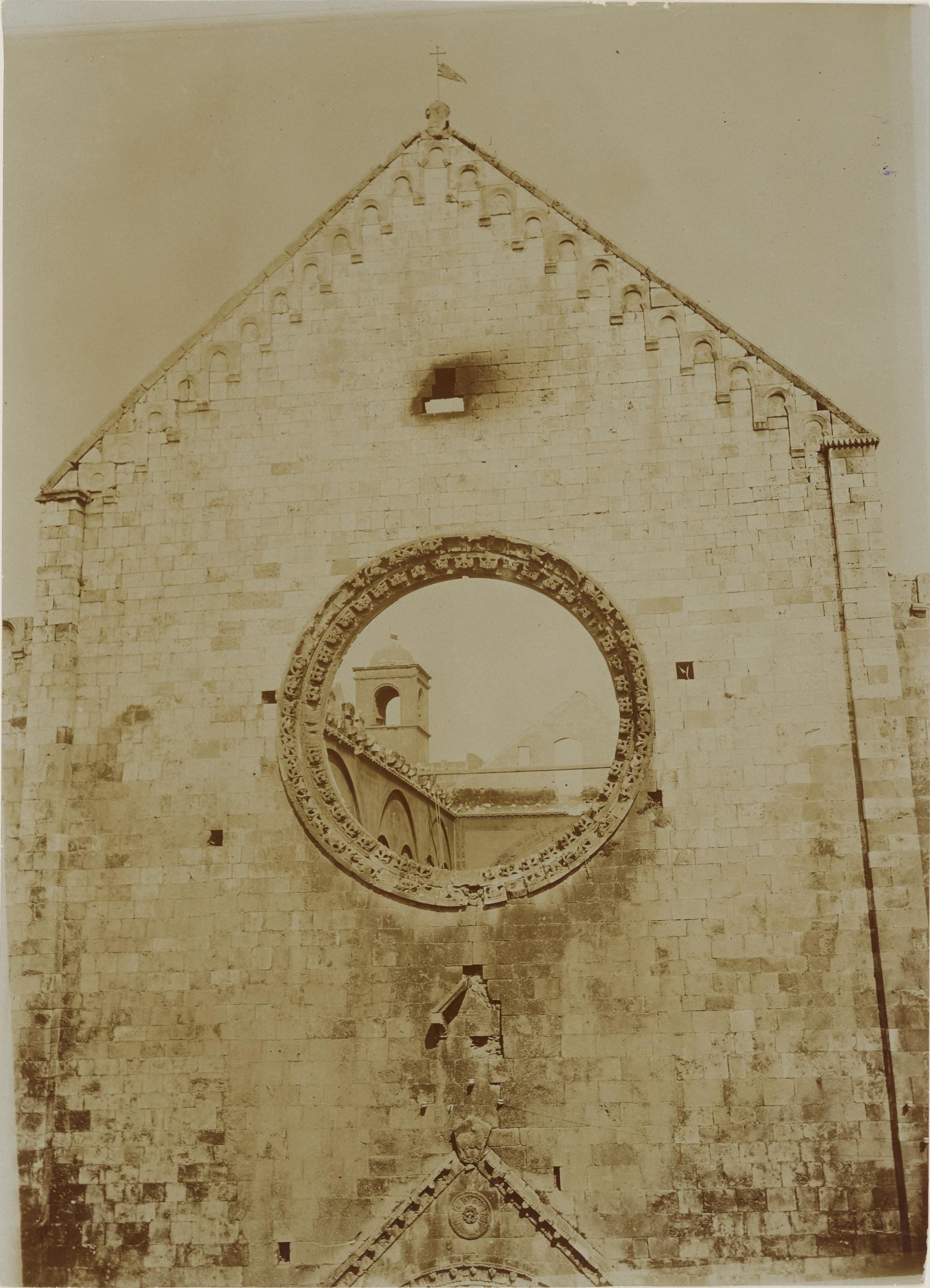 Fotografo non identificato, Conversano - Cattedrale, facciata, dopo l'incendio del 1911, 1901-1910, aristotipo, MPI155321