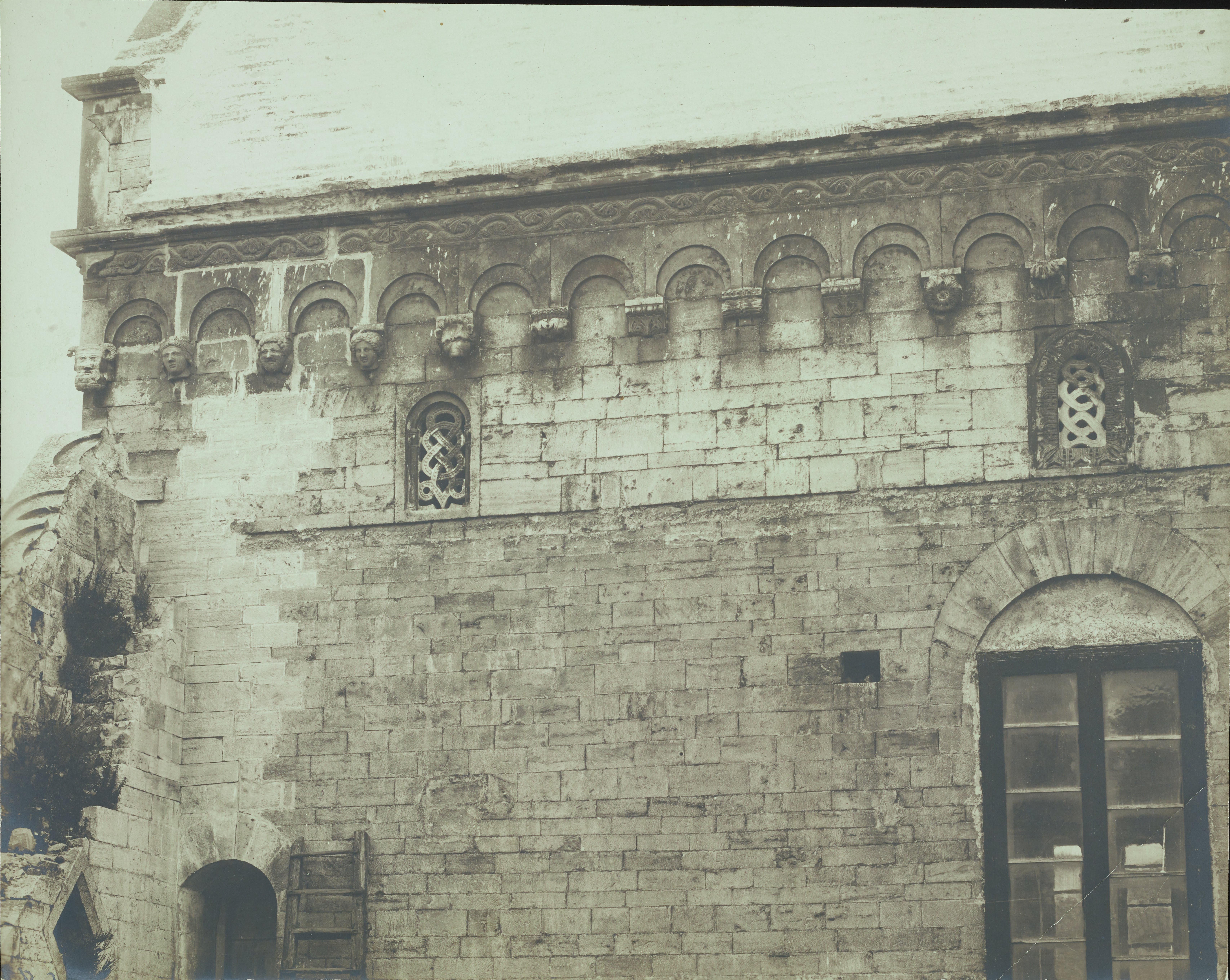 Giovanni Gargiolli, Ruvo di Puglia - Cattedrale S. Maria Assunta, fianco, registro superiore, 1901-1910, gelatina ai sali d'argento/carta, MPI6091663