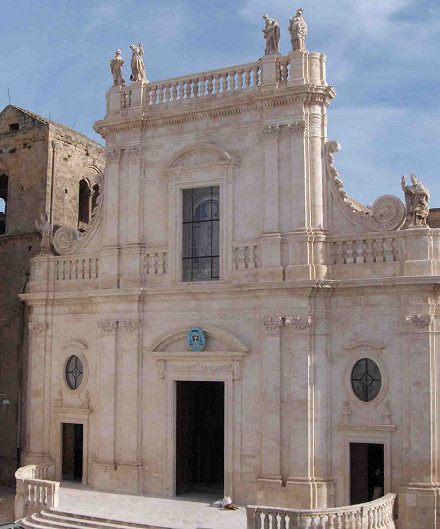 Di R.E. Valente - R.E. Valente, La facciata della cattedrale di Castellaneta (TA), 20 apr 2010