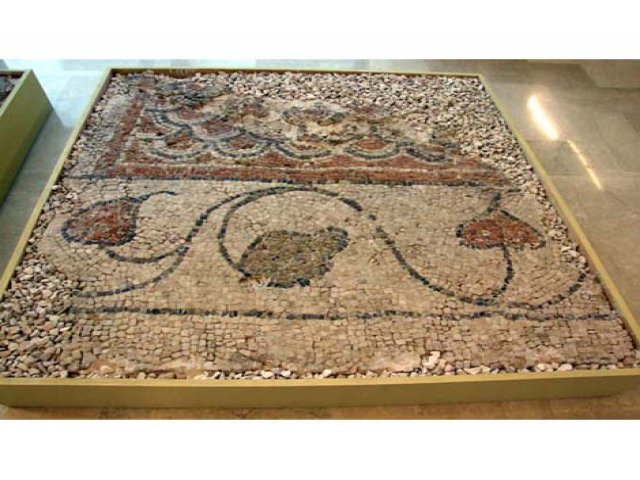 Fasano. Egnazia, mosaico della basilica episcopale, il pannello esposto nel museo