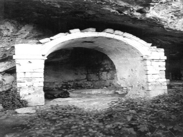 Ostuni. Cripta di S. Maria di Agnano, interno