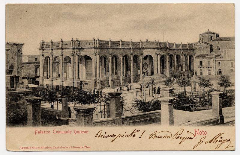 Fotografo non identificato, Noto - Palazzo comunale Ducesio, 1905, cartolina, FFC011523