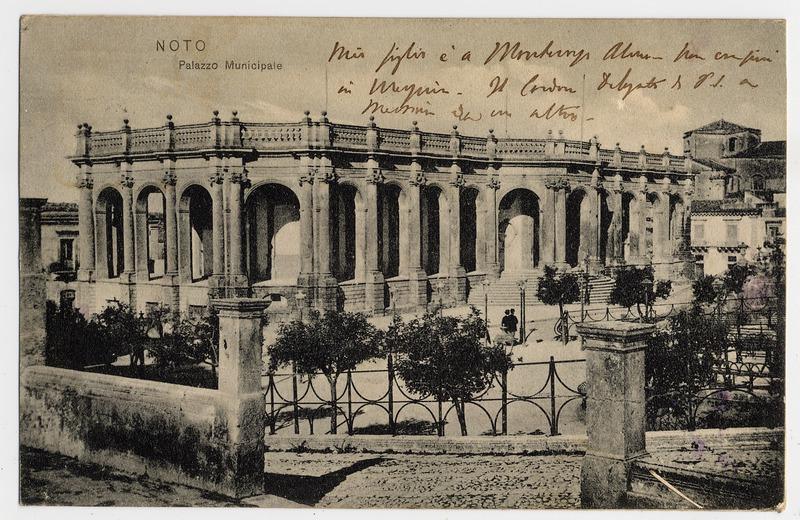 Fotografo non identificato, Noto - Palazzo Municipale, 1909, cartolina, FFC011506