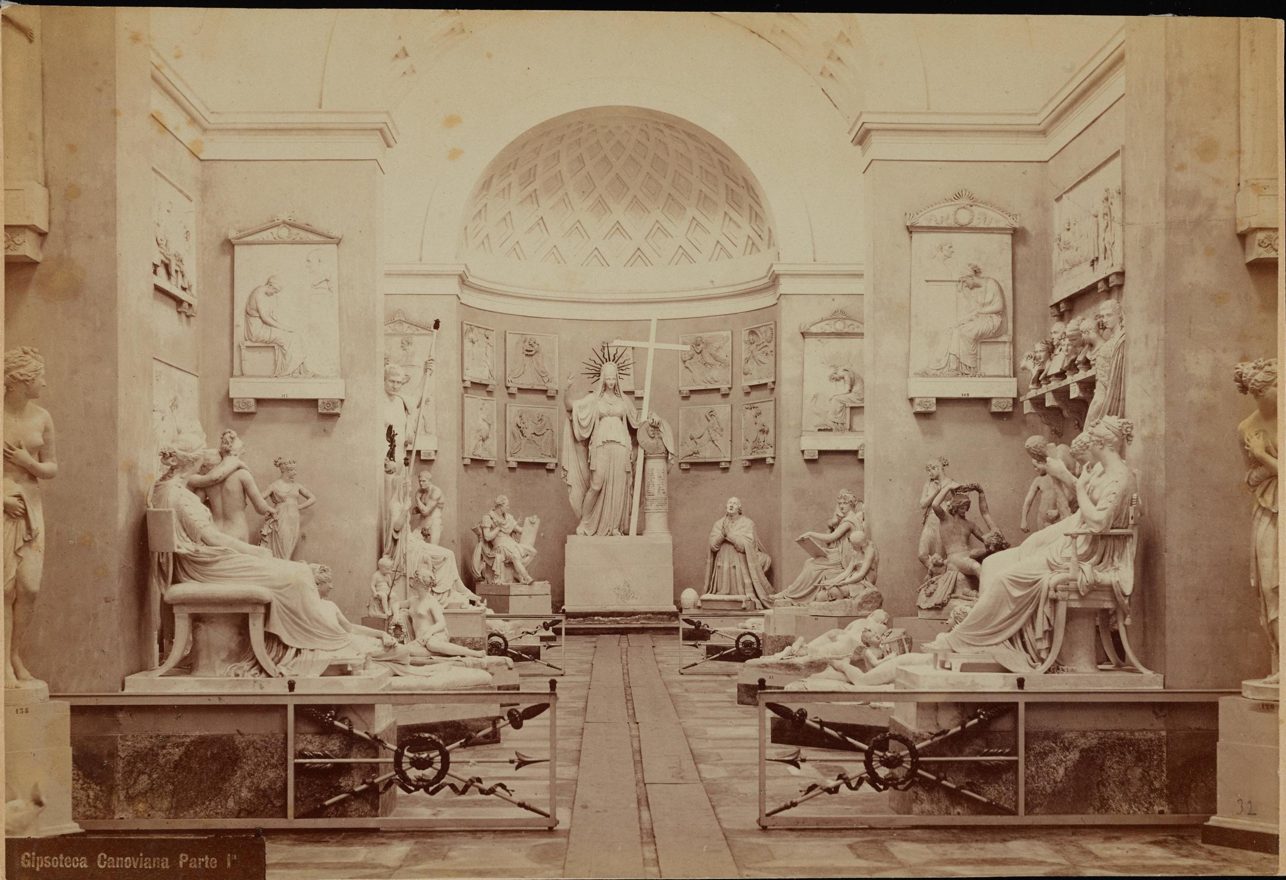 Fotografo non identificato, Possagno - Museo Canova, Gipsoteca, veduta della sala, albumina, MPI306550