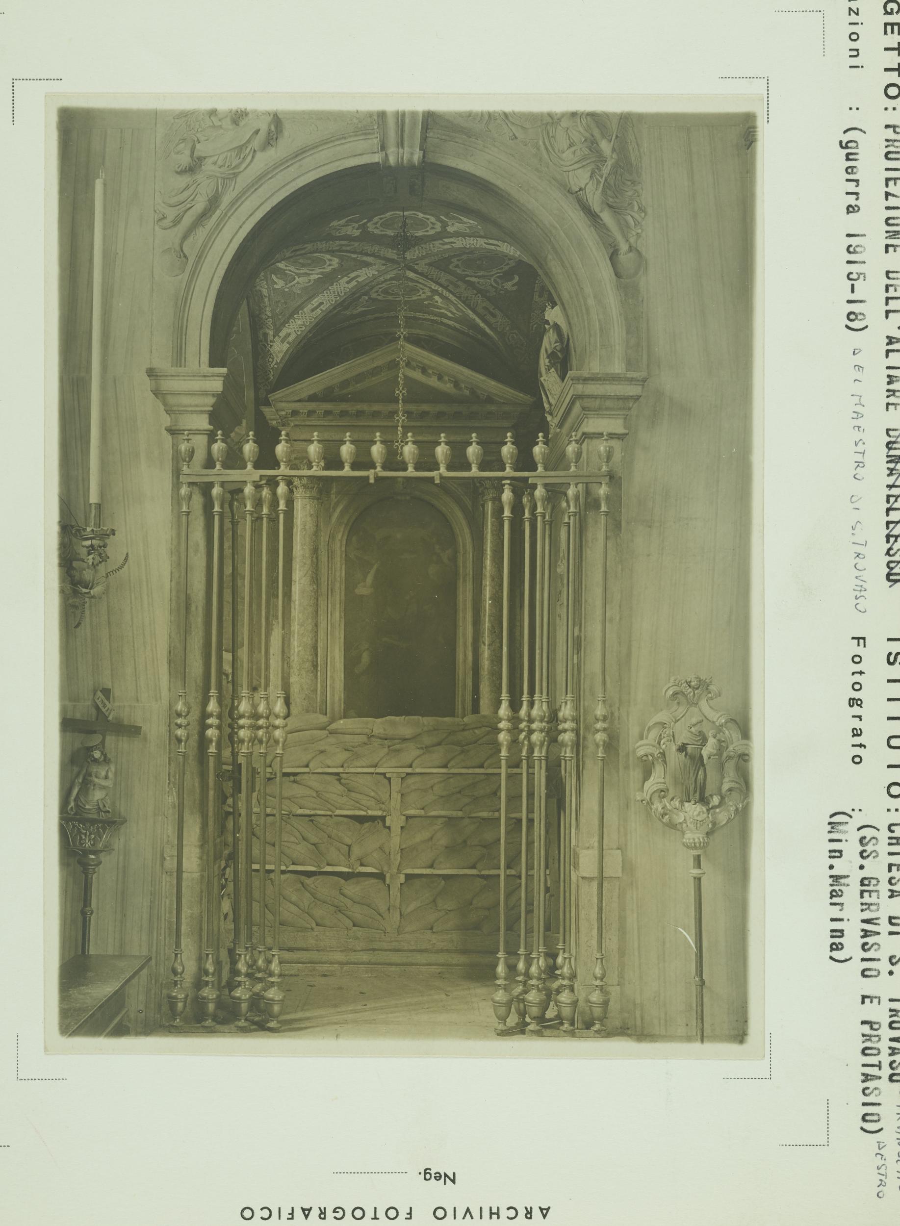 Fotografo non identificato, Venezia - Chiesa di S. Trovaso, interno, cappella, protezione aerea, gelatina ai sali d'argento, MPI148938