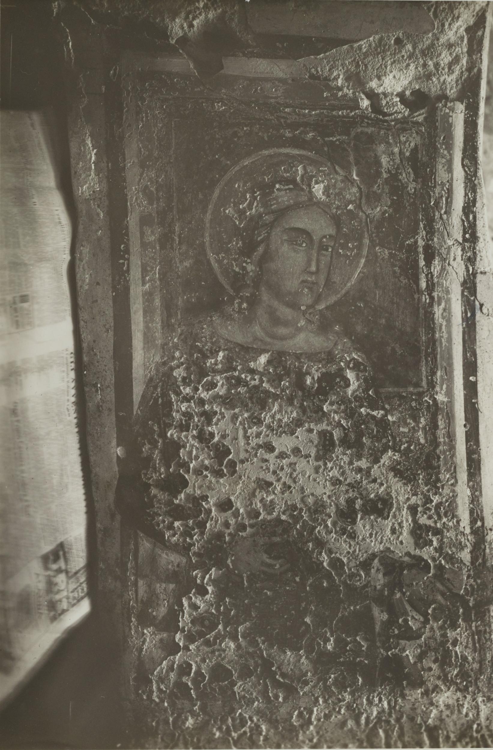 Fotografo non identificato, Andria - Chiesa di S. Croce, cripta, S. Dorotea, 1926-1950, gelatina ai sali d'argento/carta, MPI131865