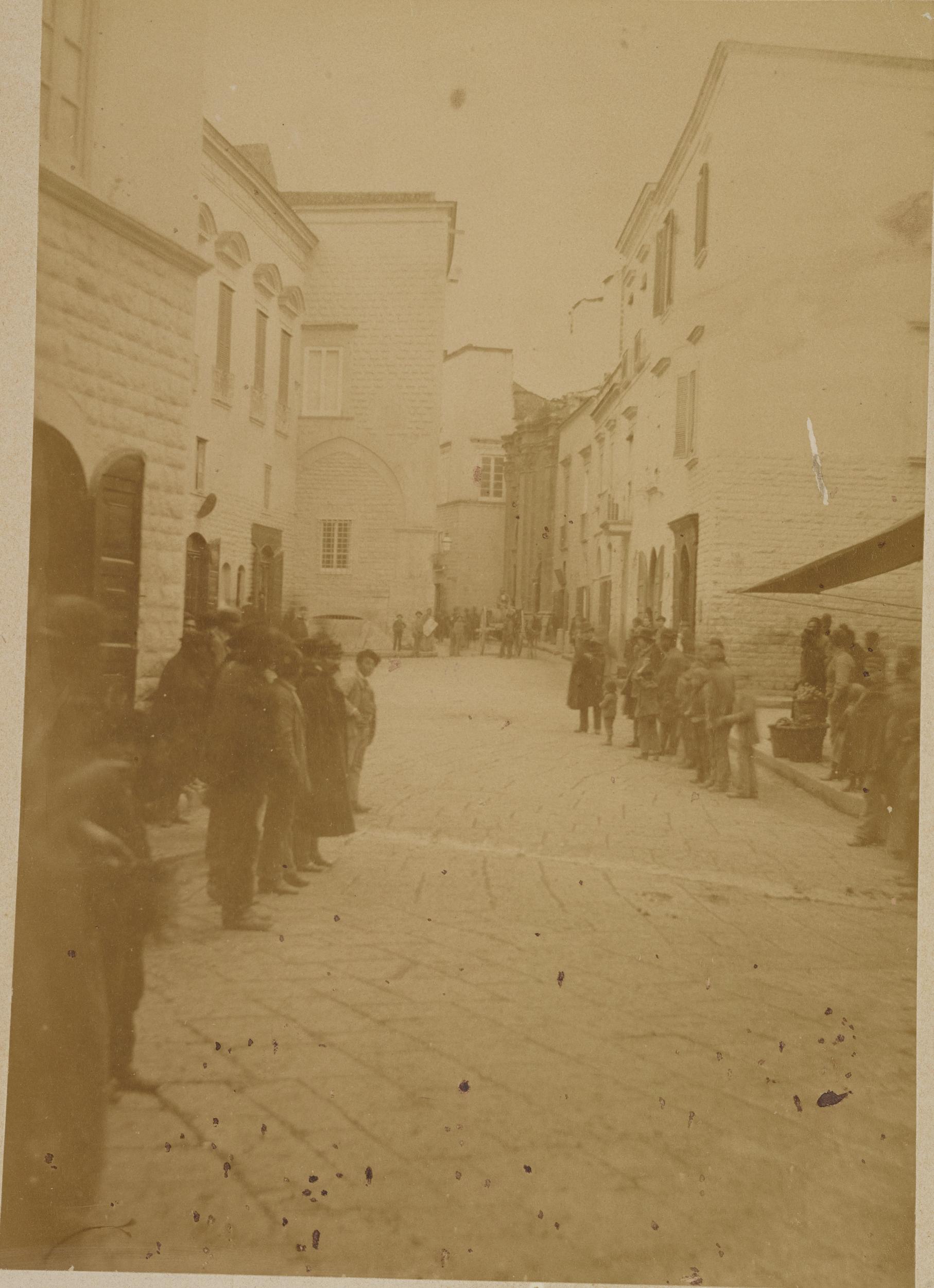 Fotografo non identificato, Barletta - Palazzo Bonelli, 1880 ca., albumina/carta, 16,2x23,2 cm, MPI312825