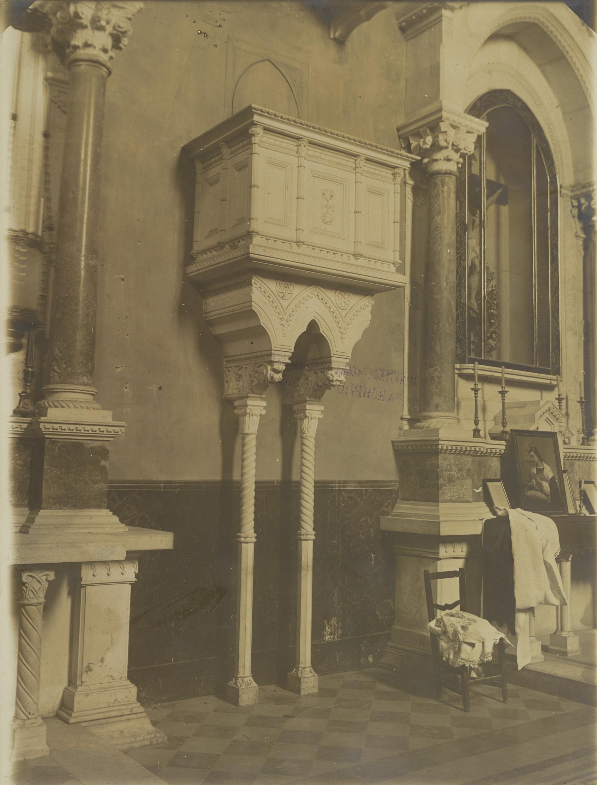 Fotografo non identificato, Bitonto - Chiesa di S. Leo, pulpito, 1891-1900, gelatina ai sali d'argento/carta, MPI137906