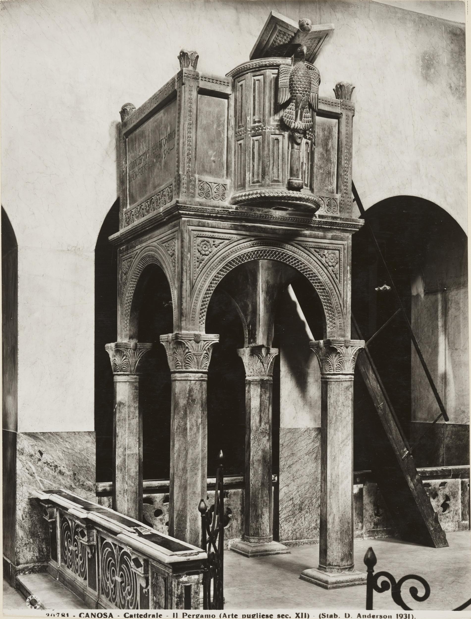 Domenico Anderson, Canosa di Puglia - Chiesa di S. Sabino, navata sinistra, pergamo, 1931, gelatina ai sali d'argento/carta, MPI143571