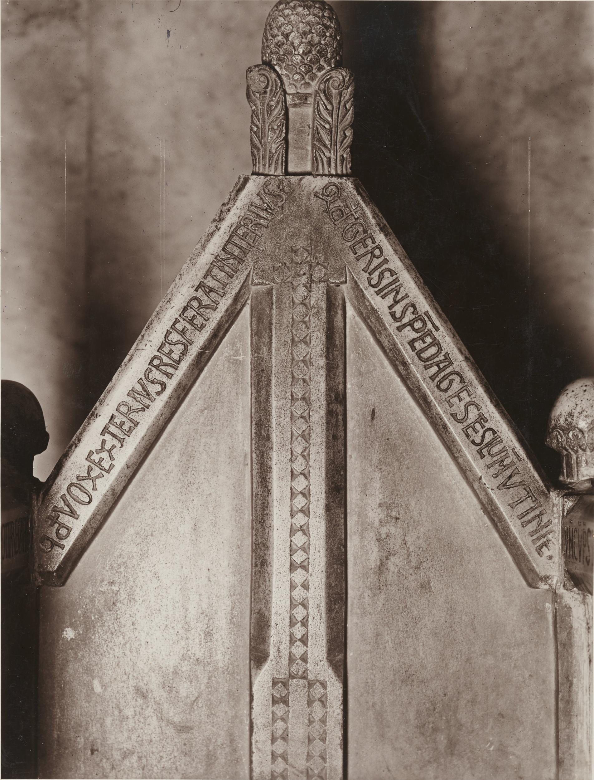 Antonio Ceccato, Canosa di Puglia - Cattedrale San Sabino, cattedrale vescovile, schienale, 1926-1950, gelatina ai sali d'argento/carta, 22,3x17 cm, MPI309694
