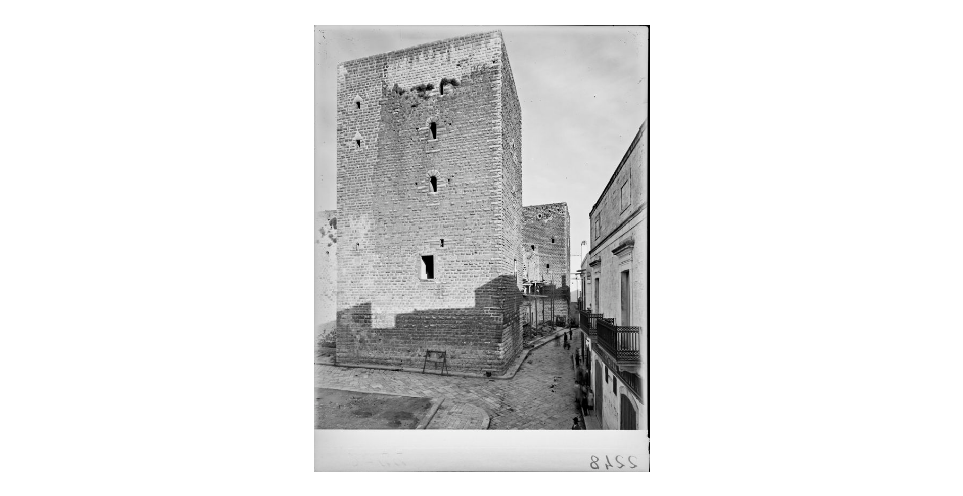 Fotografo non identificato, Gioia del Colle - Castello, 1908, gelatina ai sali d'argento/vetro, E002248
