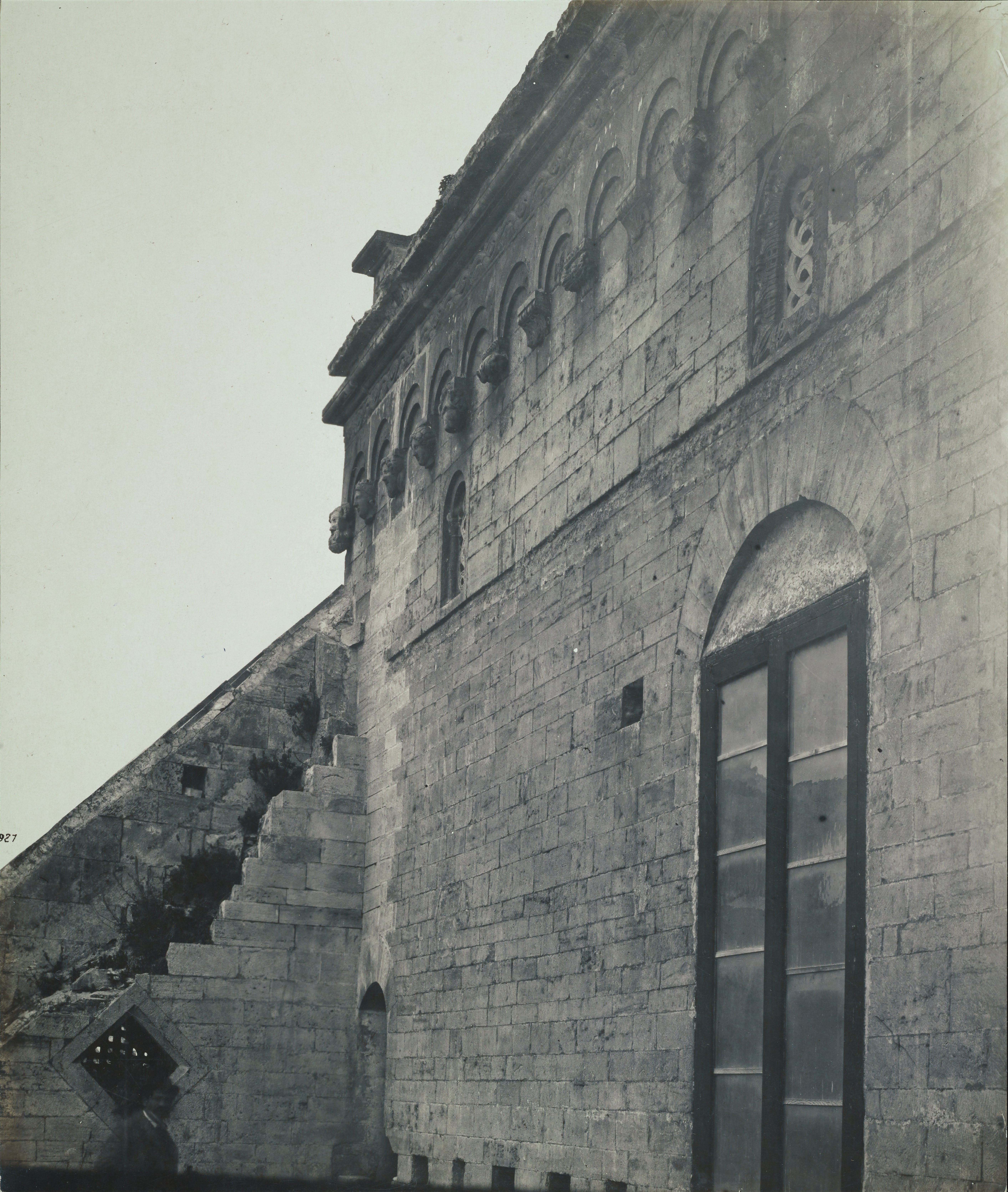 Fotografo non identificato, Ruvo di Puglia - Cattedrale S. Maria Assunta, fianco, 1926-1950, gelatina ai sali d'argento/carta, MPI6091659