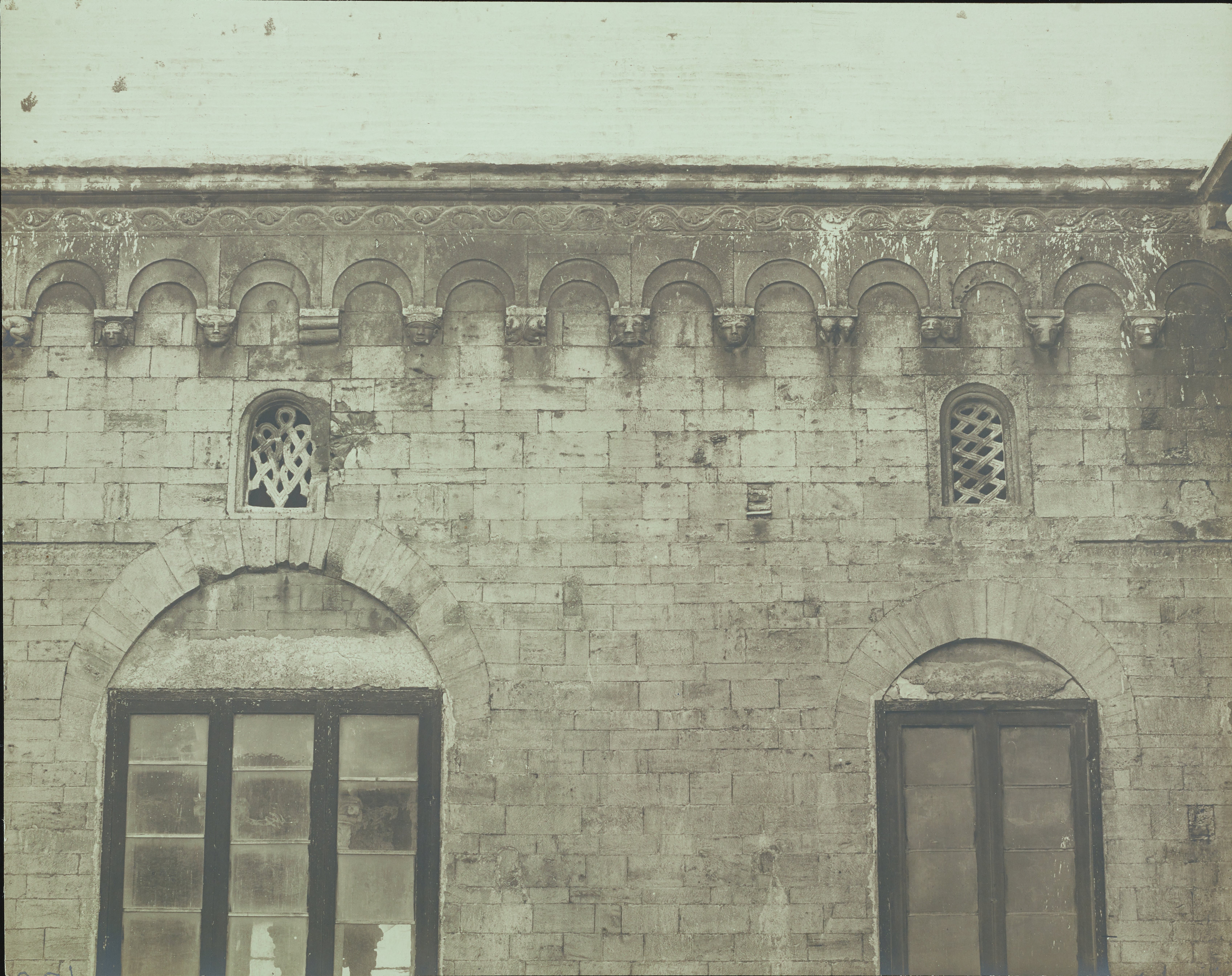 Giovanni Gargiolli, Ruvo di Puglia - Cattedrale S. Maria Assunta, fianco, registro superiore, 1901-1910, gelatina ai sali d'argento/carta, MPI6091661