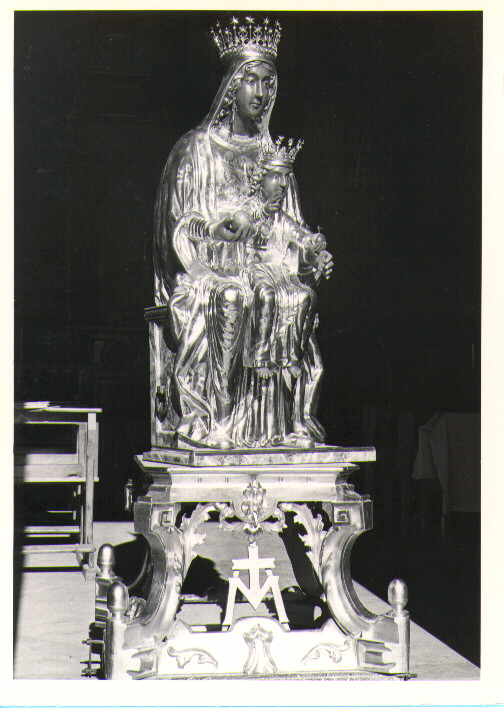 Fotografo non identificato, Madonna con Bambino (statua) - bottega Italia meridionale (fine sec. XIII), fotografia b/n, SBAS MT 8892 E