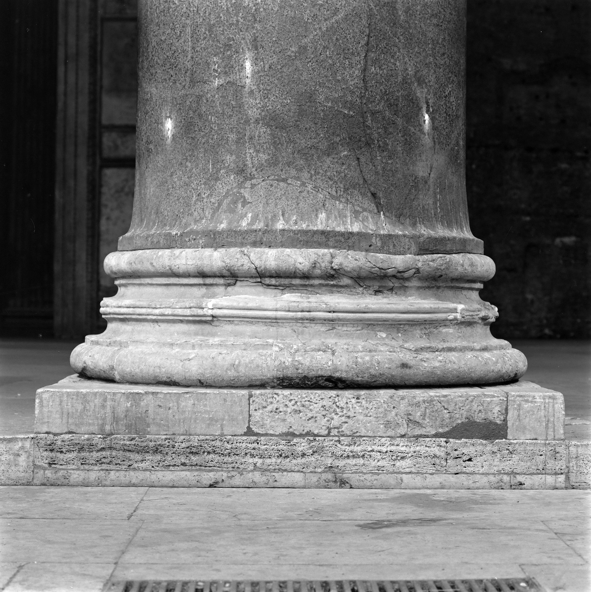 Fotografo non identificato, Pantheon,1951-2000, gelatina ai sali d'argento, 6x6 cm, N077975