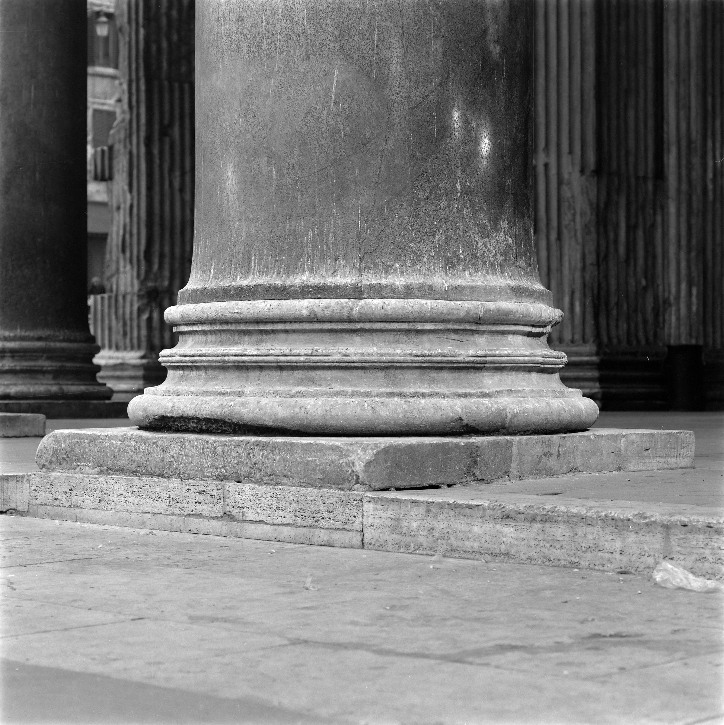 Fotografo non identificato, Pantheon,1951-2000, gelatina ai sali d'argento, 6x6 cm, N077976