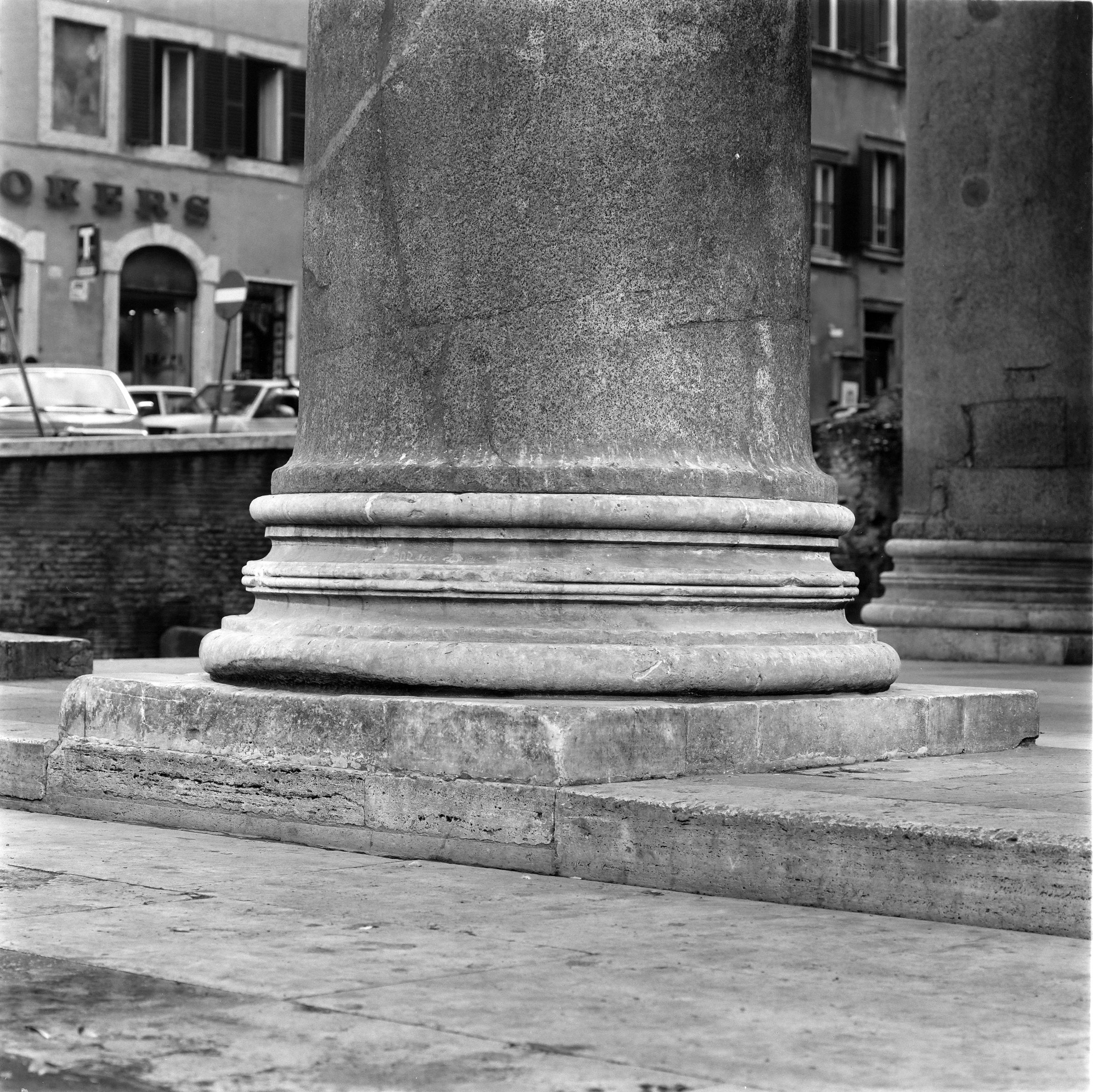 Fotografo non identificato, Pantheon,1951-2000, gelatina ai sali d'argento, 6x6 cm, N077982