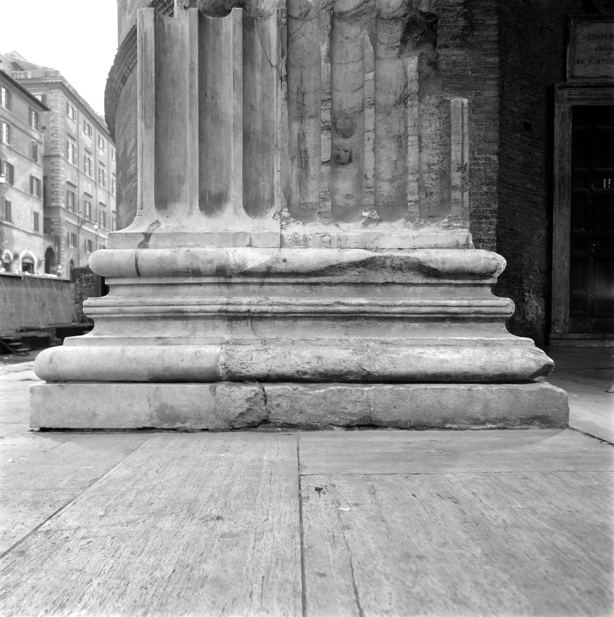 Fotografo non identificato, Pantheon,1951-2000, gelatina ai sali d'argento, 6x6 cm, N077989
