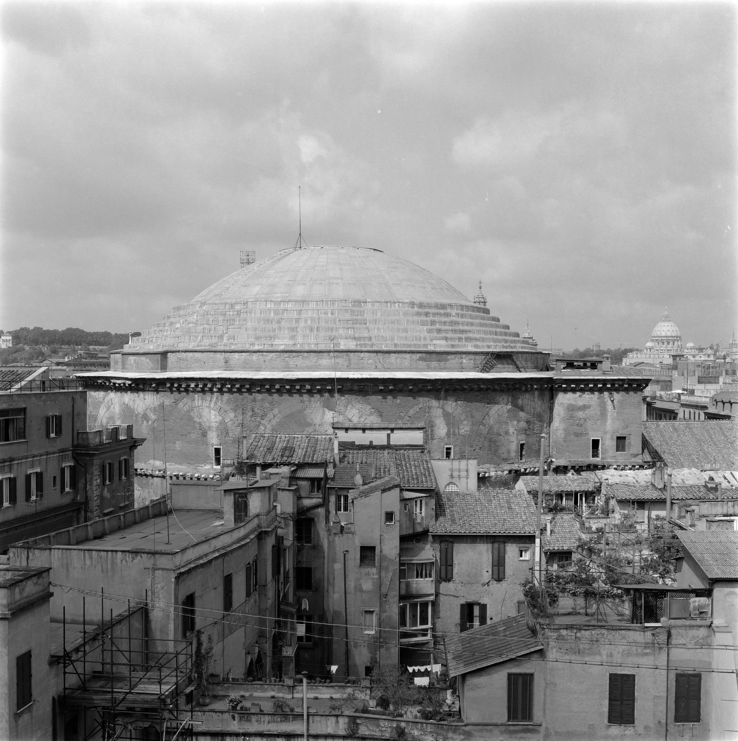 Fotografo non identificato, Pantheon; Pantheon (Chiesa di S. Maria ad Martyres), 1951-2000, gelatina ai sali d'argento, 6x6 cm, N078293