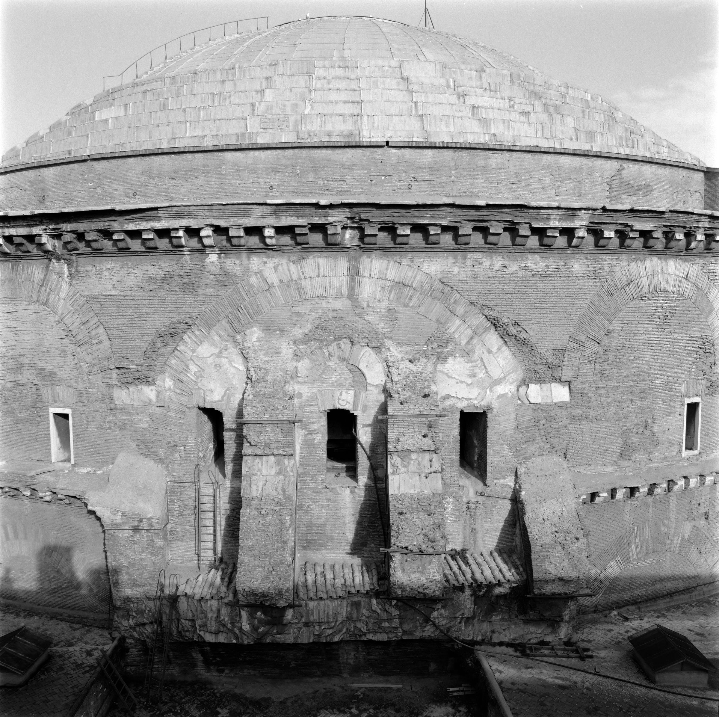 Fotografo non identificato, Pantheon; Pantheon (Chiesa di S. Maria ad Martyres), 1951-2000, gelatina ai sali d'argento, 6x6 cm, N078727