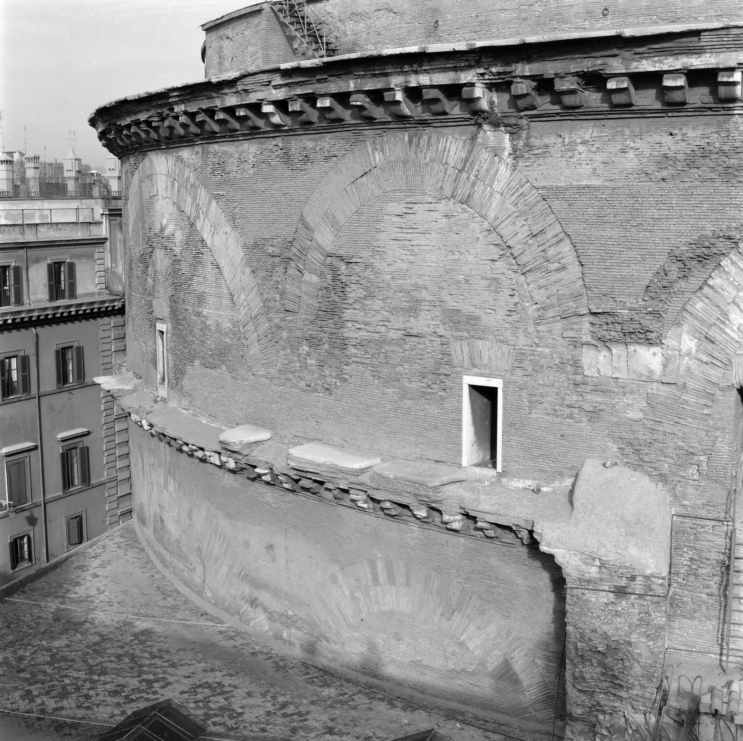 Fotografo non identificato, Pantheon; Pantheon (Chiesa di S. Maria ad Martyres), 1951-2000, gelatina ai sali d'argento, 6x6 cm, N078730