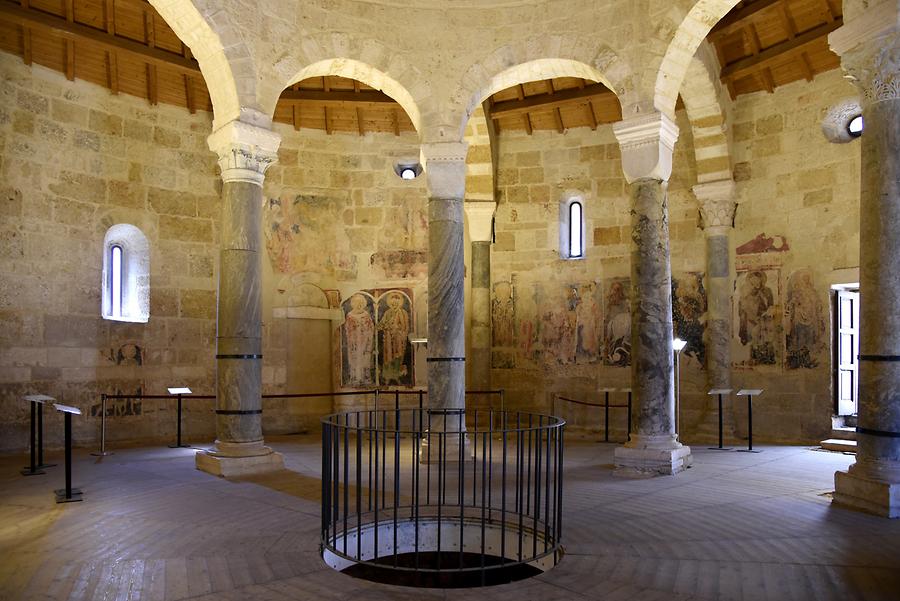 Alessandro Orfanu, Brindisi – Chiesa di San Giovanni al Sepolcro, interno, 2020, fotografia elettronica