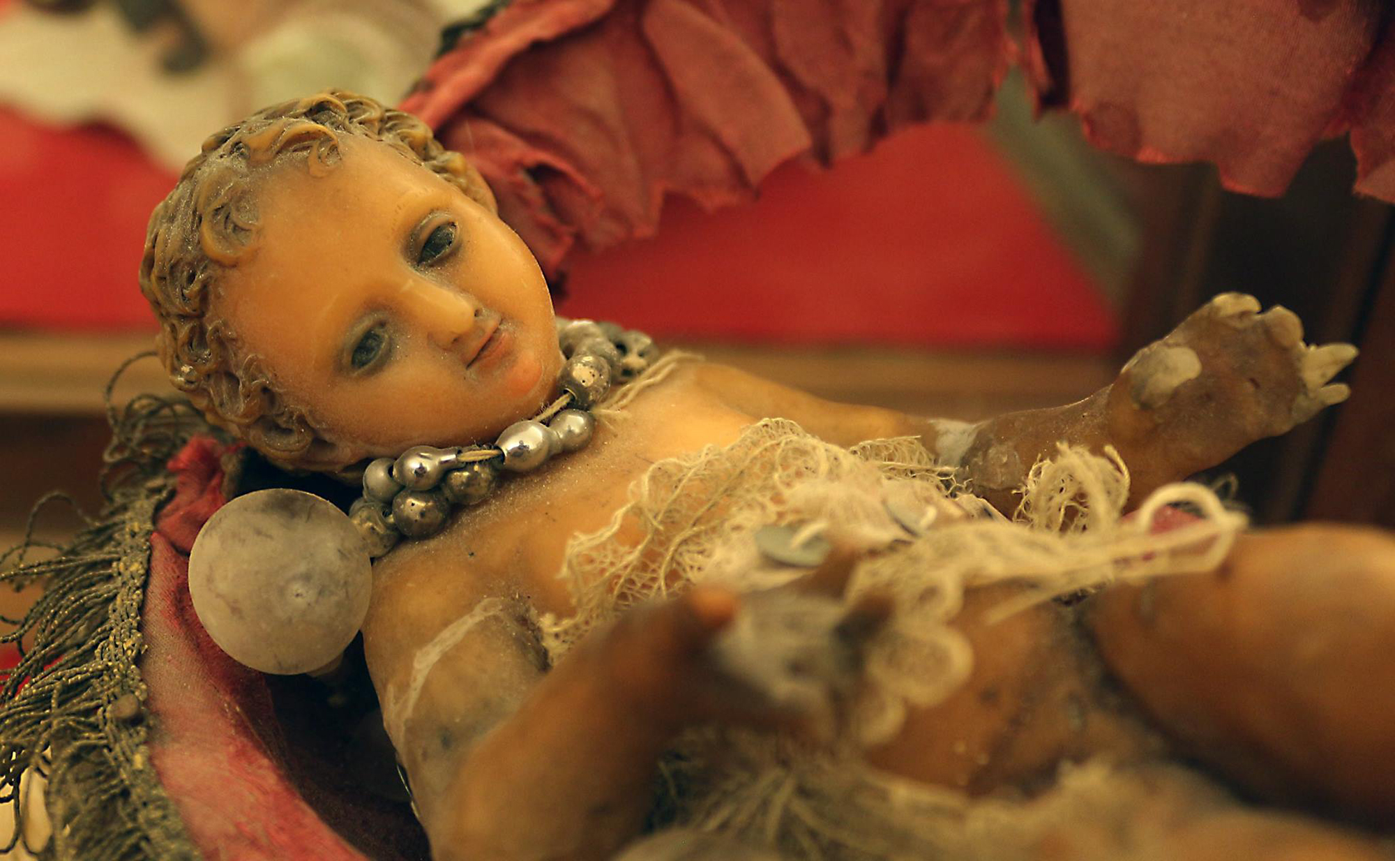 Pedalino, R., Gesù Bambino/ particolare, cera, fine XIX secolo, 2017, fotografia digitale