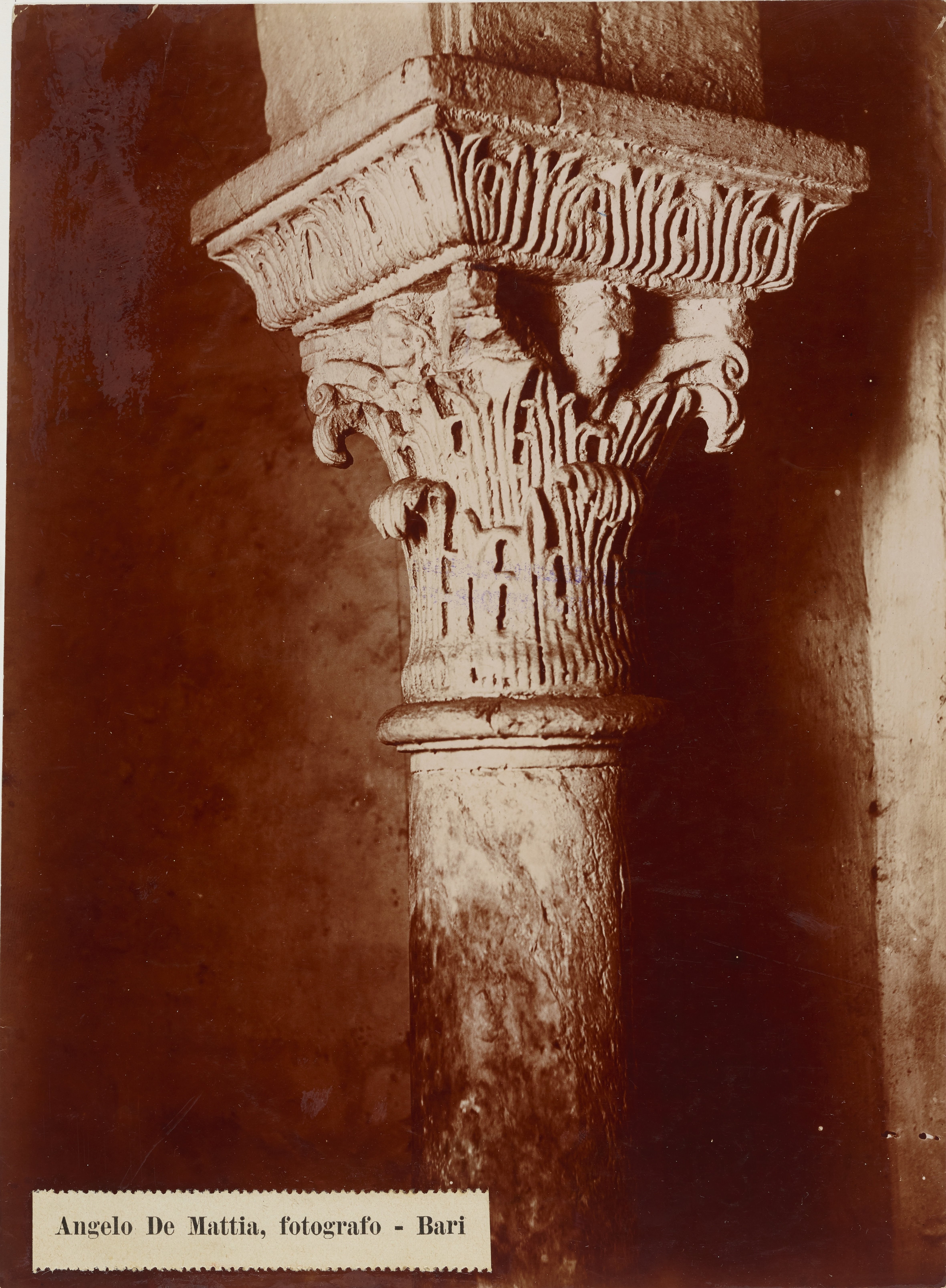 De Mattia, Angelo, Brindisi - Chiesa di S. Lucia, cripta, capitello con figure antropomorfe e pulvino, 1884 – 1885, aristotipo, MPI141592