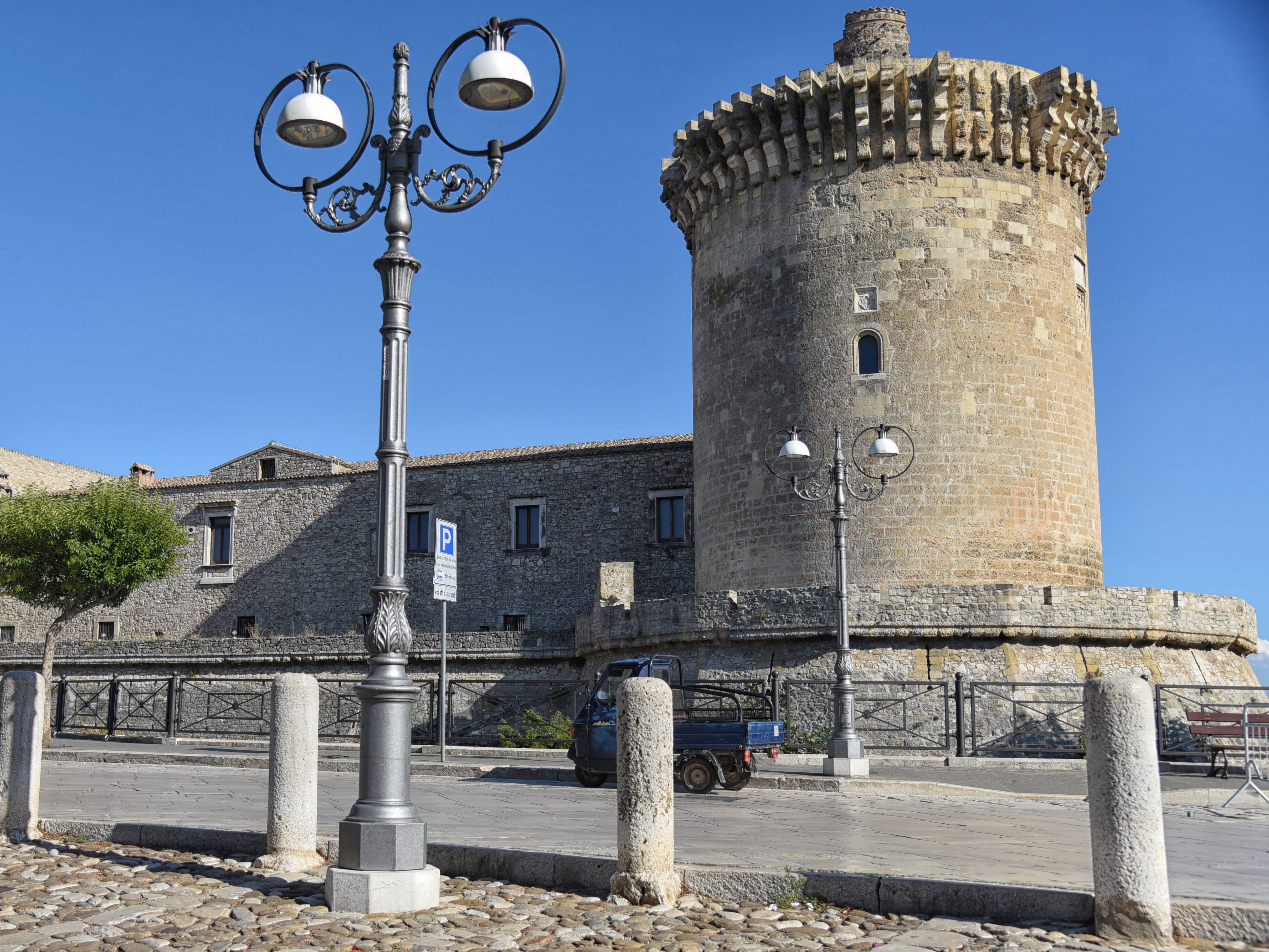 Anna Nicoletta Menzella, Venosa, Castello aragonese, 2019, fotografia digitale