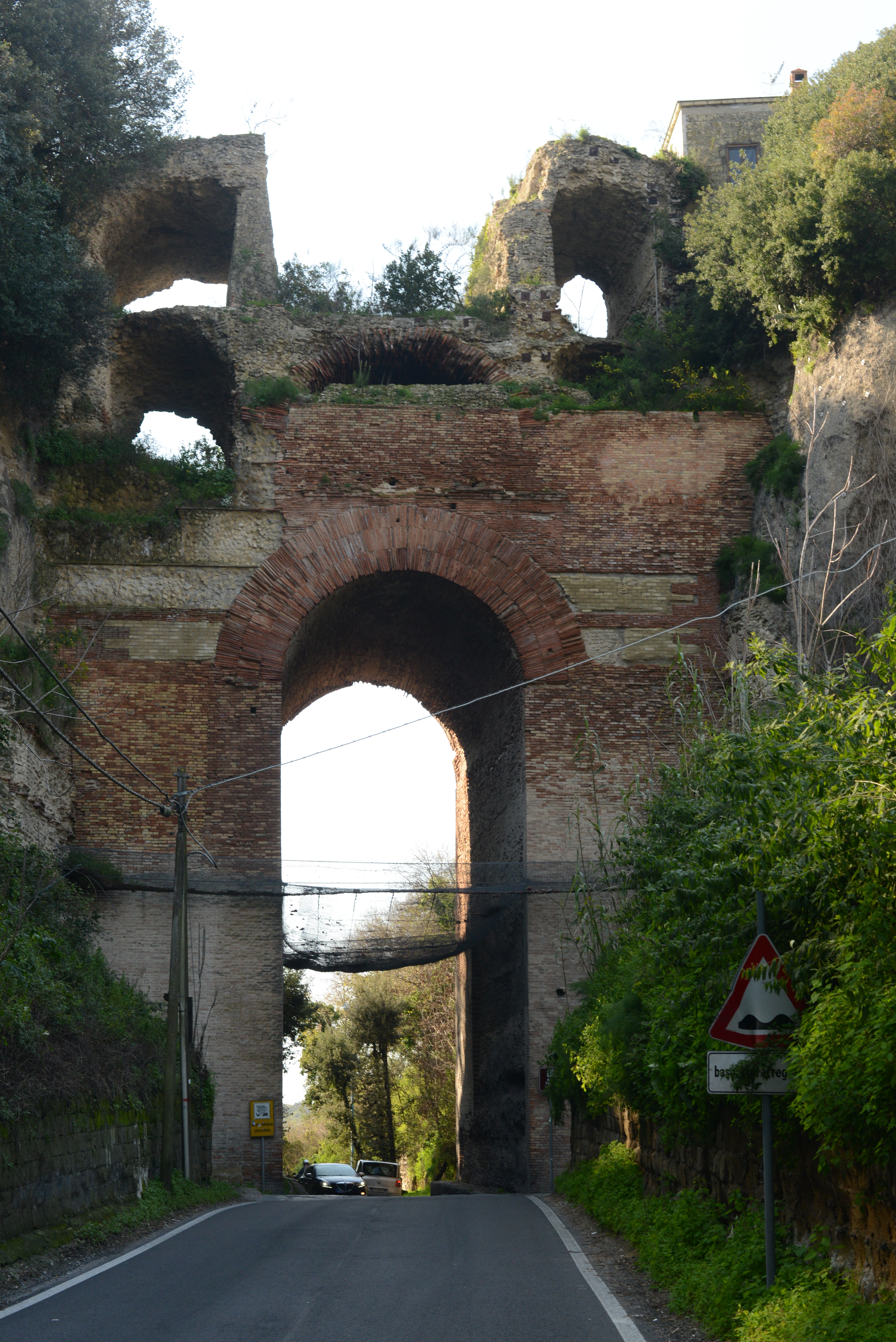 Ruthven, L'Arco Felice romano, Pozzuoli, 2018, fotografia digitale