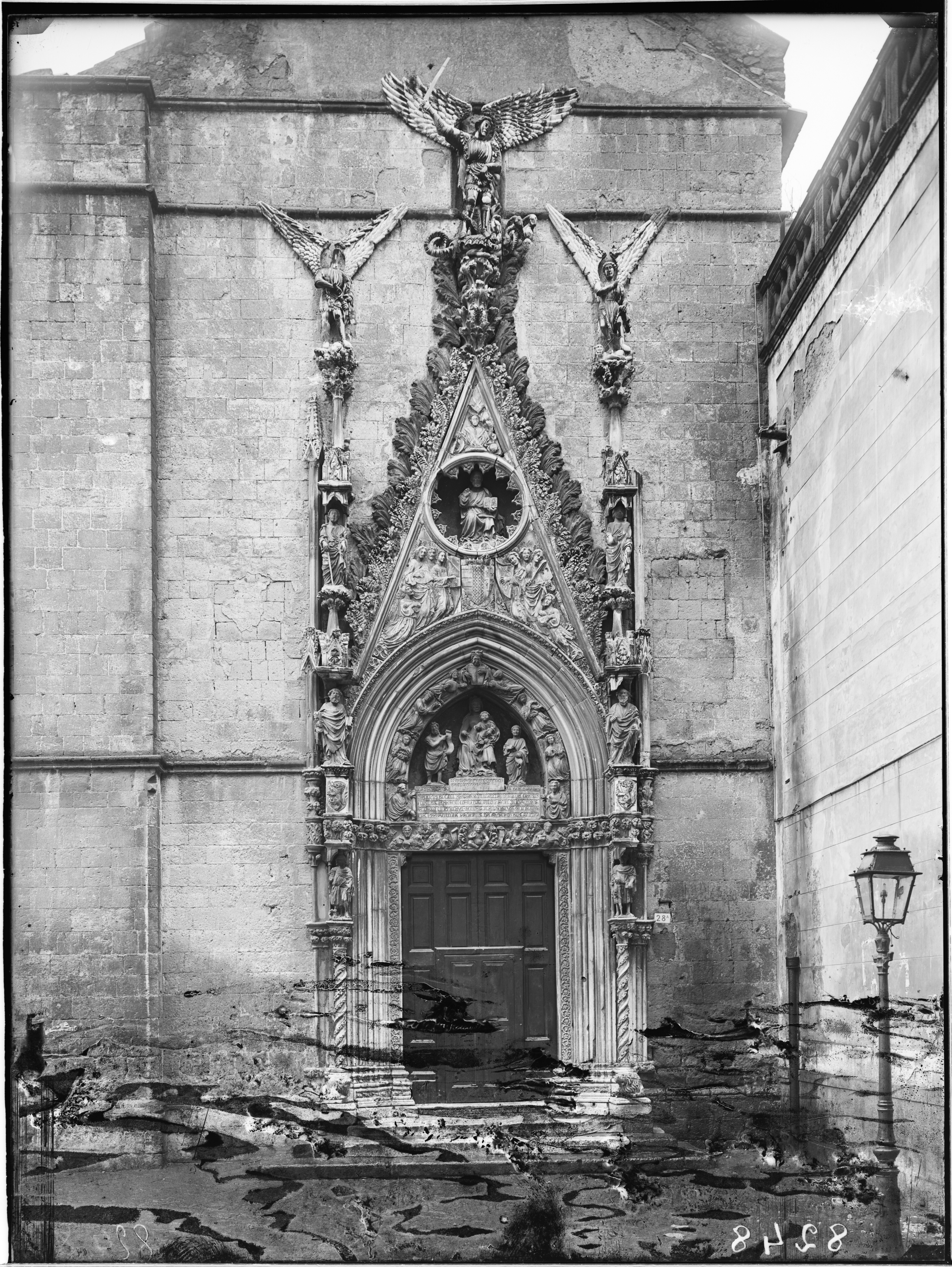 Carboni Carlo, Napoli - Cappella di S. Giovanni dei Pappacoda, portale, gelatina ai sali d'argento/ vetro, 1923-1924, E008248