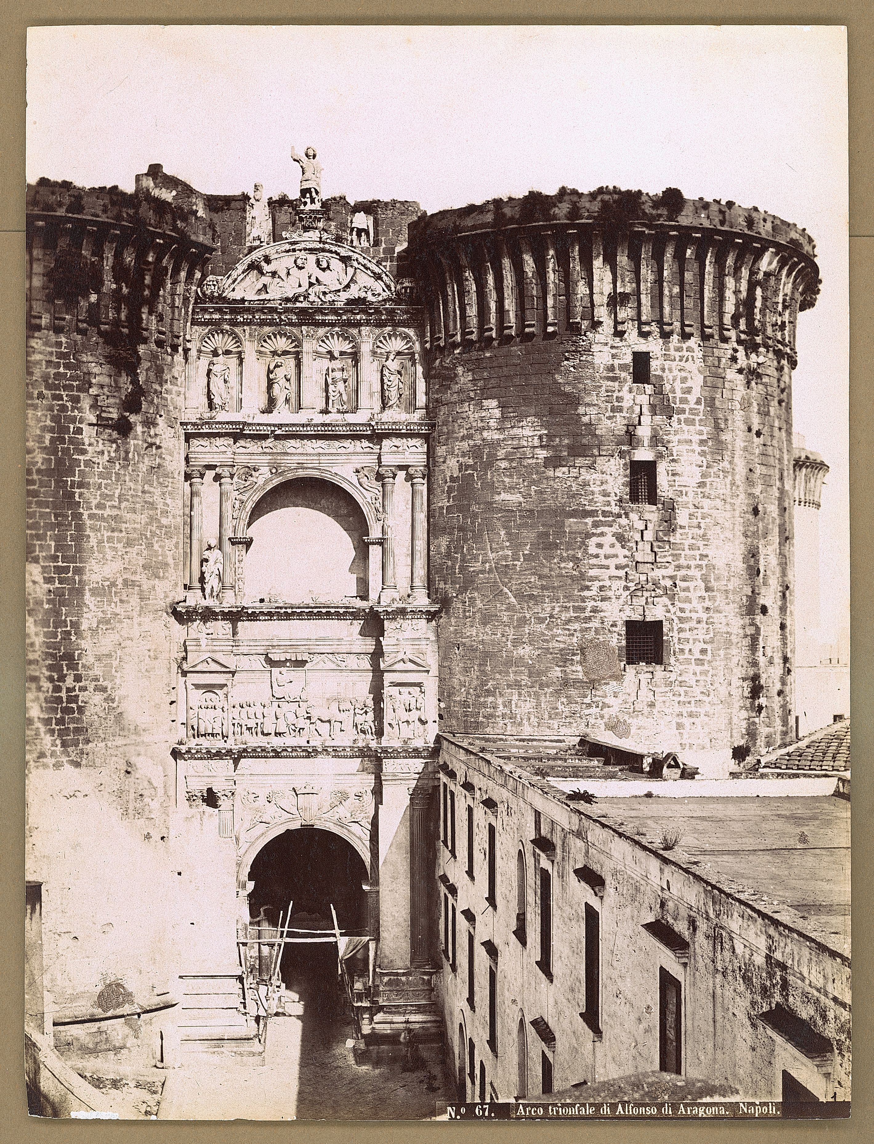Arco trionfale di Alfonso d'Aragona; Napoli - Maschio Angioino, albumina, 1860-1889, FB005640_02