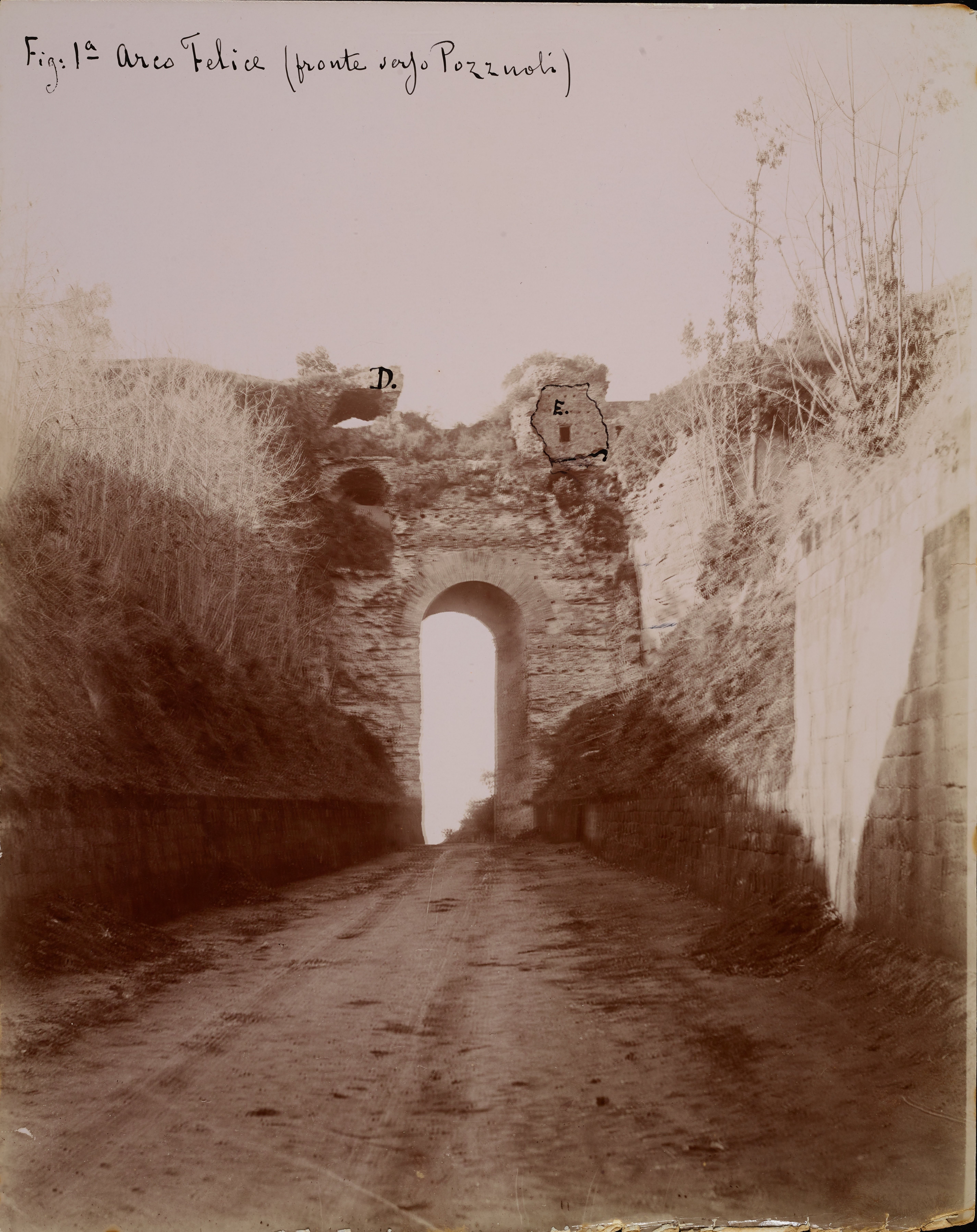 Rigoni, Adolfo, Pozzuoli, Arco Felice - Arco Felice, fronte verso Pozzuoli, 1896, aristotipo, MPI6014266