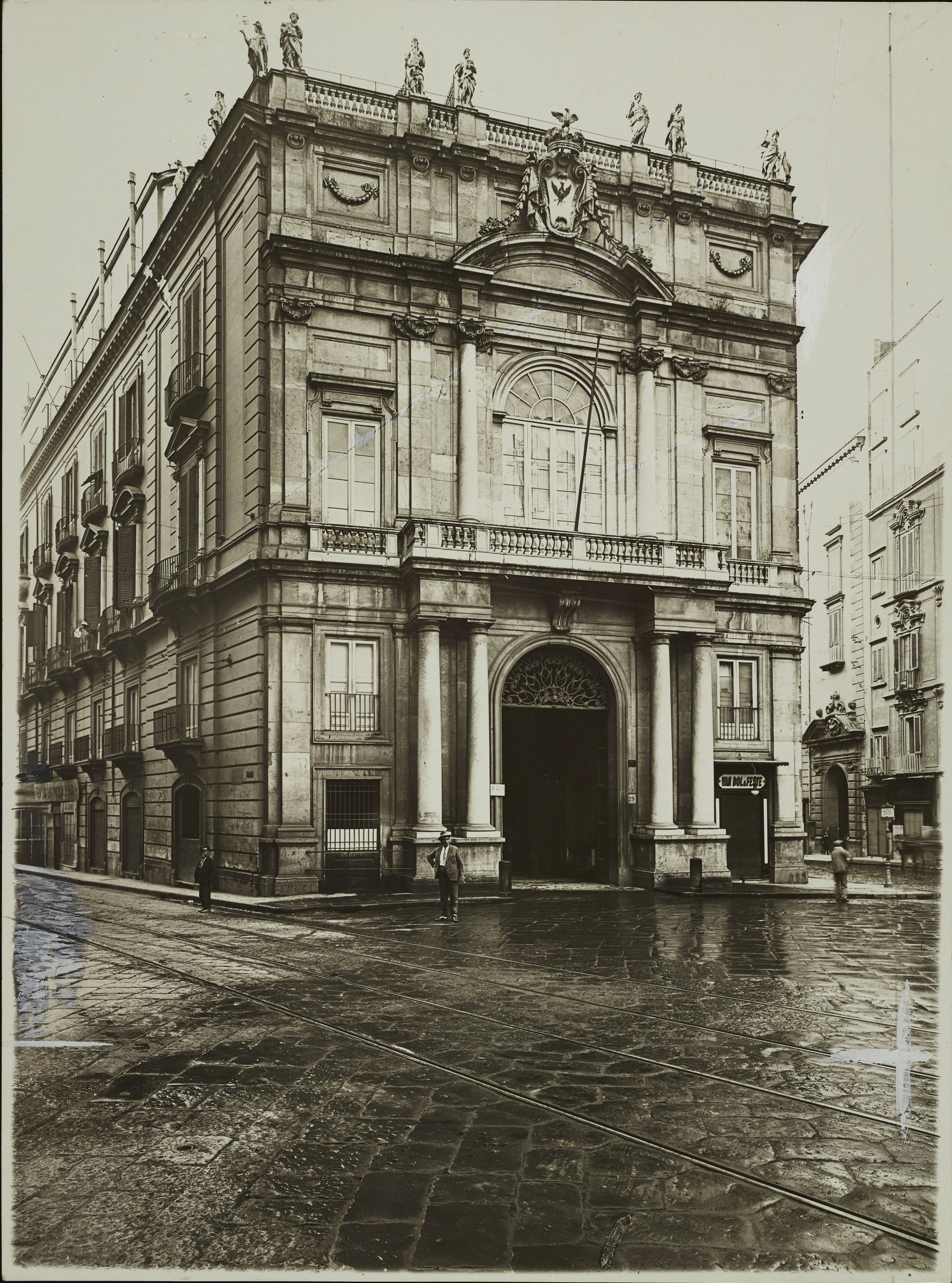 Fotografo non identificato, Napoli - Palazzo Doria D'Angri, facciata, 1926-1950, gelatina ai sali d'argento, MPI6071696