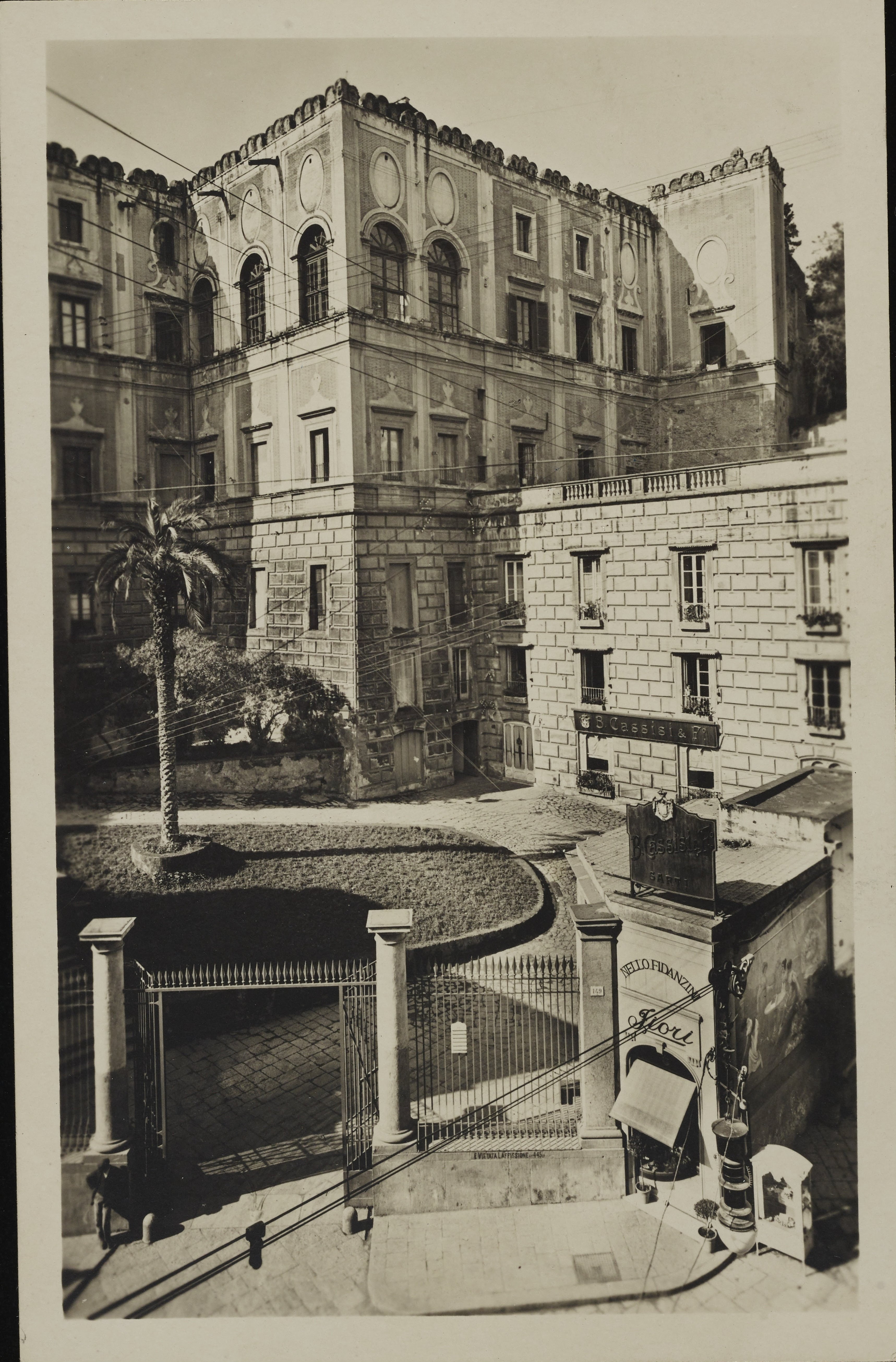 Morpurgo, Luciano, Napoli - Palazzo Cellammare, esterno, 1901-1925, gelatina ai sali d'argento, MPI6071685