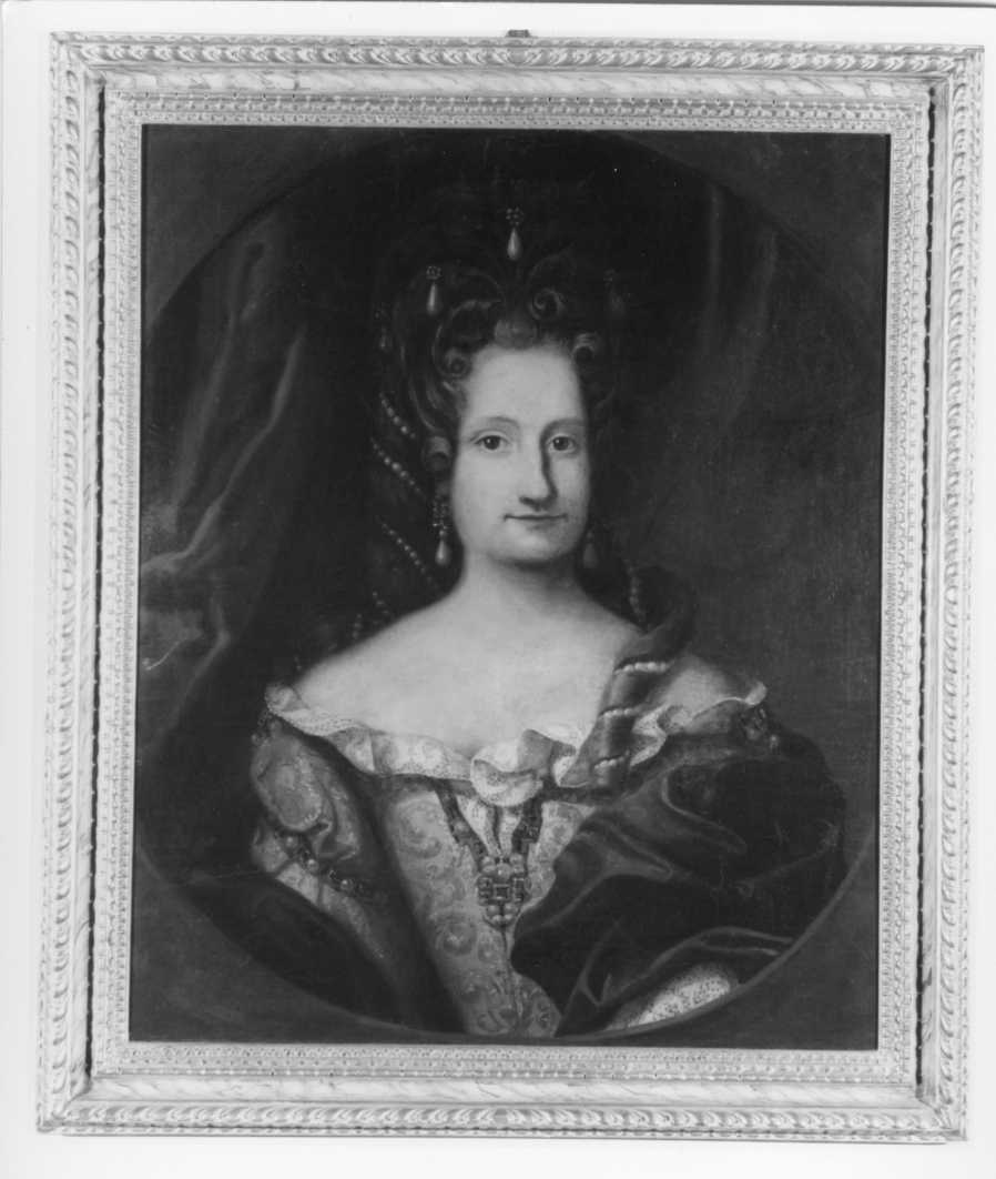 Autore ignoto, Ritratto di nobildonna della famiglia Prati, 1679-1699 ca., olio su tela, cm 73.5x58.5, Forlì, Istituto Prati, 0800052266