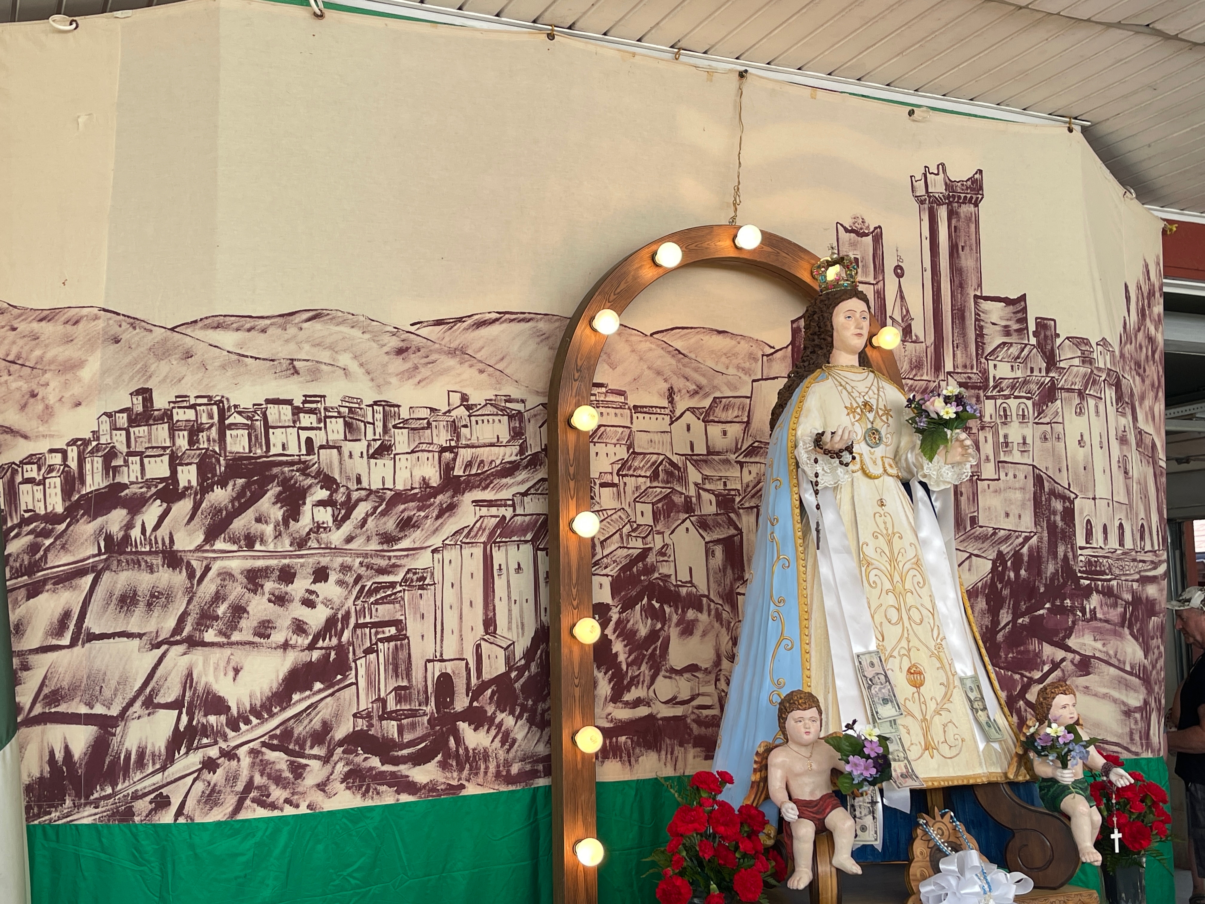 Enrico Grammaroli, Youngstown (Ohio, USA) – La statua della Madonna di Loreto, 2024, fotografia digitale