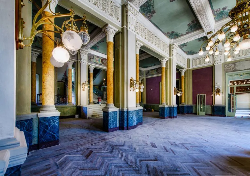 San Pellegrino: rinasce la fabbrica dei sogni del Grand Hotel - gli interni (restaurati) del Grand Hotel